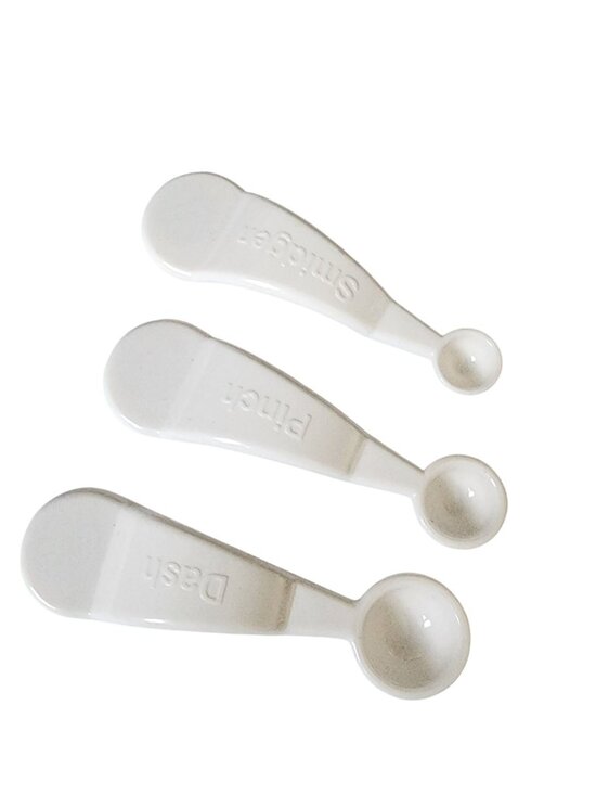 Tupperware Other - Tupperware Miniature Magnetic White Measuring Spoons